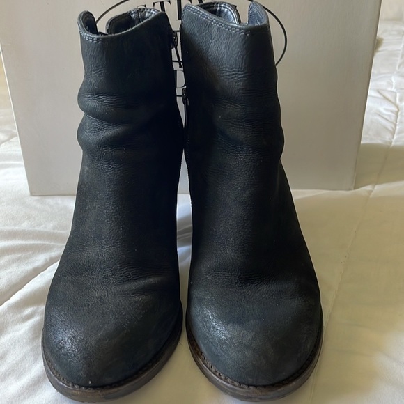 Steve Madden Women’s Black Nubuck Ryatt Zip Leather Ankle Boots - Size 8 - Picture 2 of 9